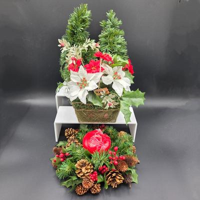 LOT 138: Vintage Christmas Floral/Candle Decorative Items.
