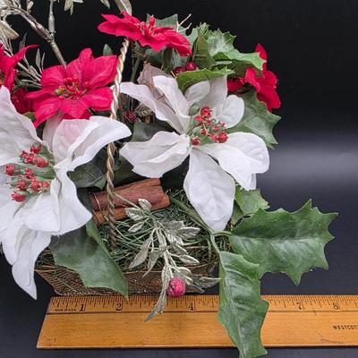 LOT 138: Vintage Christmas Floral/Candle Decorative Items.