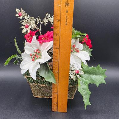 LOT 138: Vintage Christmas Floral/Candle Decorative Items.