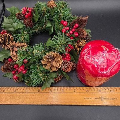 LOT 138: Vintage Christmas Floral/Candle Decorative Items.
