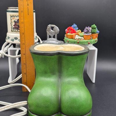 LOT 140: Vintage Home Decor Collection, Includes Electric Candle Warmers, Framed Cottage Prints, Inspirational Items & More