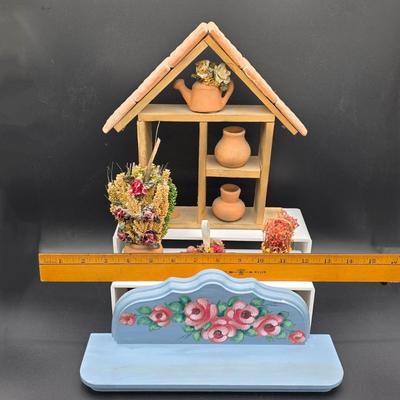 LOT 140: Vintage Home Decor Collection, Includes Electric Candle Warmers, Framed Cottage Prints, Inspirational Items & More