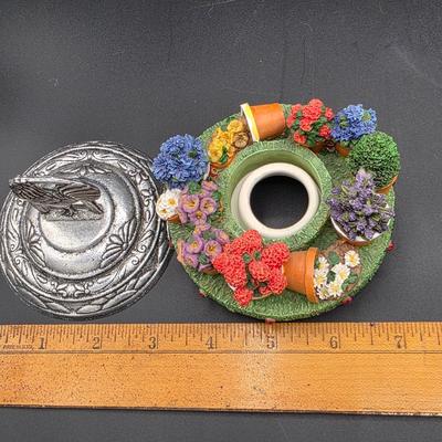LOT 140: Vintage Home Decor Collection, Includes Electric Candle Warmers, Framed Cottage Prints, Inspirational Items & More