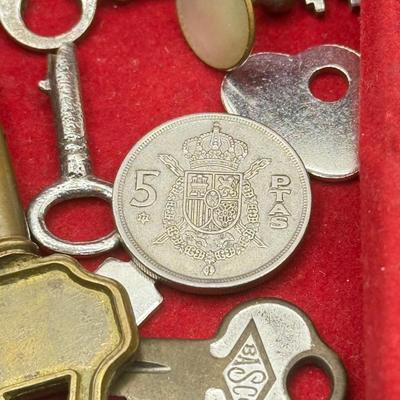 LOT 145: Jewelry Box filled w/ Vintage Cufflinks, Tie Clips, Patches & More