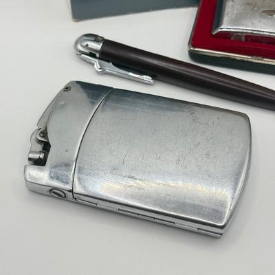 LOT 149: Vintage Ronson Lighter Collection