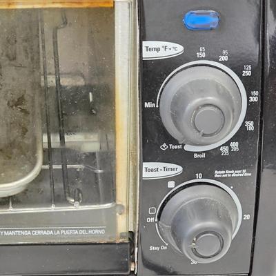 LOT 164: Kitchen Essential Collection, Includes Vintage Electric Waring Pro Ice Crusher W/ Groovy Cozy, Keurig KCup Machine, Electric...