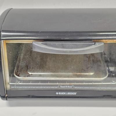 LOT 164: Kitchen Essential Collection, Includes Vintage Electric Waring Pro Ice Crusher W/ Groovy Cozy, Keurig KCup Machine, Electric...