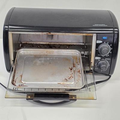 LOT 164: Kitchen Essential Collection, Includes Vintage Electric Waring Pro Ice Crusher W/ Groovy Cozy, Keurig KCup Machine, Electric...