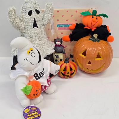 LOT 167: Halloween Collection, Contains Vintage Cling Stickers, Ghosts, Pumpkins & More