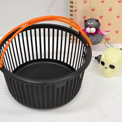 LOT 167: Halloween Collection, Contains Vintage Cling Stickers, Ghosts, Pumpkins & More