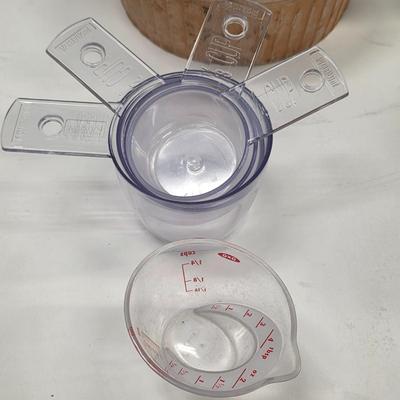 LOT 170: Large Lot of Kitchen Storage Containers, Includes Sterilite & Zip Lock, Pottery Bowl Made in France, Gemco Glass Apple...