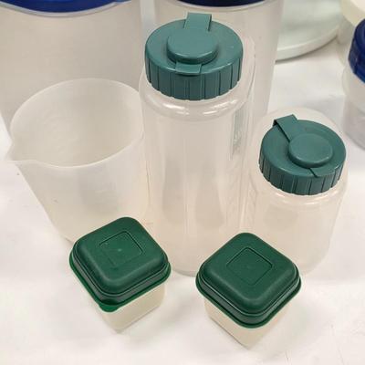 LOT 170: Large Lot of Kitchen Storage Containers, Includes Sterilite & Zip Lock, Pottery Bowl Made in France, Gemco Glass Apple...