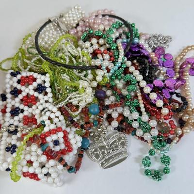 LOT 174: Craft Lot - Plastic Beads & More
