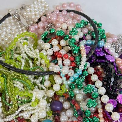 LOT 174: Craft Lot - Plastic Beads & More