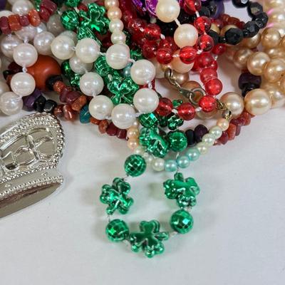LOT 174: Craft Lot - Plastic Beads & More