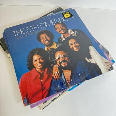 LOT 178: Vintage Vinyl Record Collection: Fleetwood Mac, Willie Nelson, The 5th Dimension & More