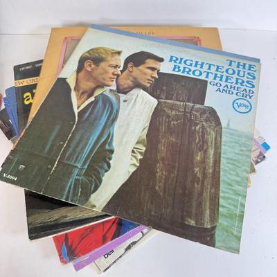 LOT 178: Vintage Vinyl Record Collection: Fleetwood Mac, Willie Nelson, The 5th Dimension & More