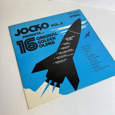 LOT 178: Vintage Vinyl Record Collection: Fleetwood Mac, Willie Nelson, The 5th Dimension & More