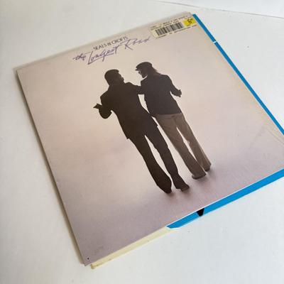 LOT 178: Vintage Vinyl Record Collection: Fleetwood Mac, Willie Nelson, The 5th Dimension & More