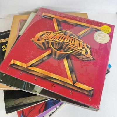 LOT 178: Vintage Vinyl Record Collection: Fleetwood Mac, Willie Nelson, The 5th Dimension & More
