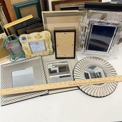 LOT 181: Variety of Photo Frames & Small Mirrors