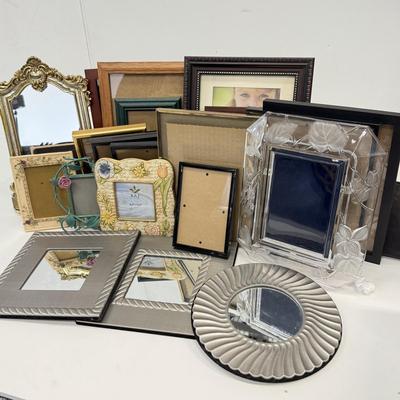 LOT 181: Variety of Photo Frames & Small Mirrors