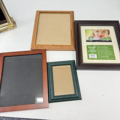 LOT 181: Variety of Photo Frames & Small Mirrors