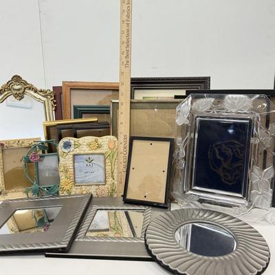 LOT 181: Variety of Photo Frames & Small Mirrors