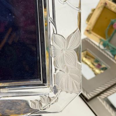 LOT 181: Variety of Photo Frames & Small Mirrors