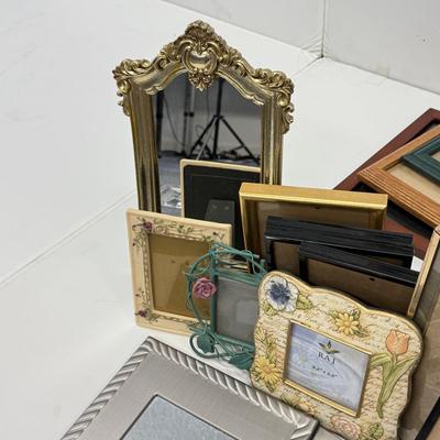 LOT 181: Variety of Photo Frames & Small Mirrors