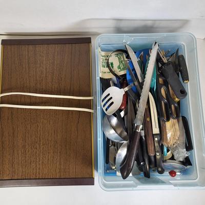 LOT 185: Variety of Kitchen Utensils & Vintage Warm-o-Tray Model 60
