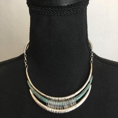 Very nice statement necklace makers mark
