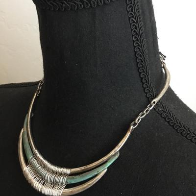 Very nice statement necklace makers mark
