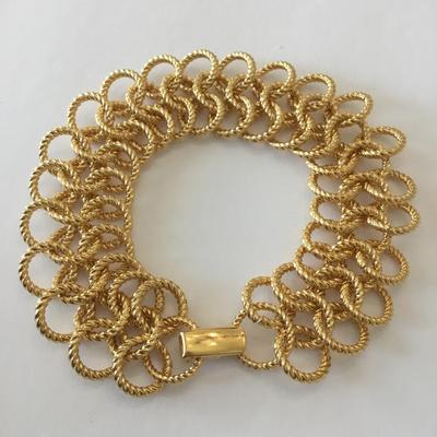 Very nice beautiful vintage, gold tone textured bracelet