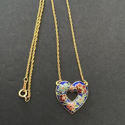 Beautiful gold tone necklace with heart enamel pendant