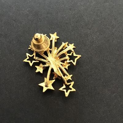 Very nice gold tone, vintage Avon patriotic pin