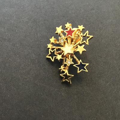 Very nice gold tone, vintage Avon patriotic pin