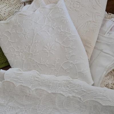 Doilies and runners