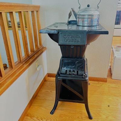 KITCHEN QUEEN CAST IRON WOOD BURNING STOVE
