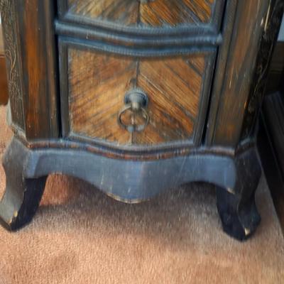 Six drawer chest