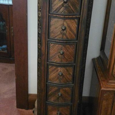 Six drawer chest