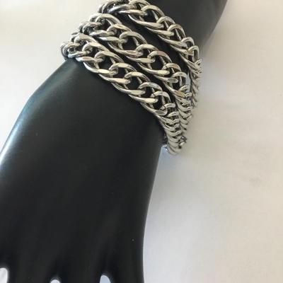 Beautiful vintage designer Monet Silver-tone bracelet very nice very beautiful three strand