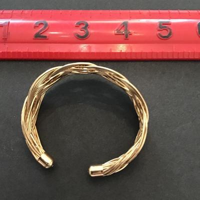 Very nice Gold tone wire braided bracelet