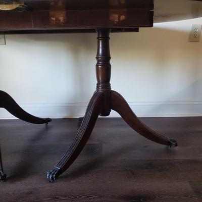 Oval Clawfoot Table