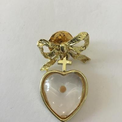 Vintage Faith pin/brooch