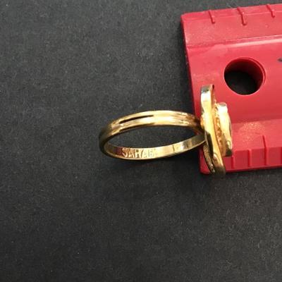 Vintage beautiful Sarah Coventry gold tone ring