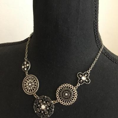 Cute statement necklace gunmetal gray