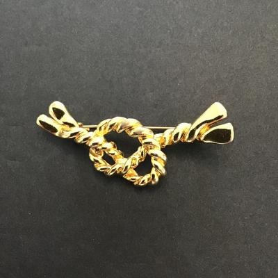 Vintage, gold tone brooch