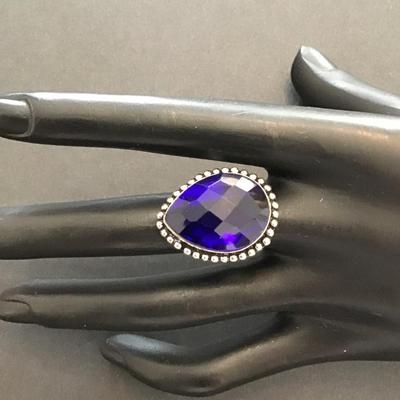 Beautiful silver 925 ring with dark blue rhinestone