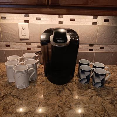 KEURIG COFFEE MAKER AND COFFEE MUGS